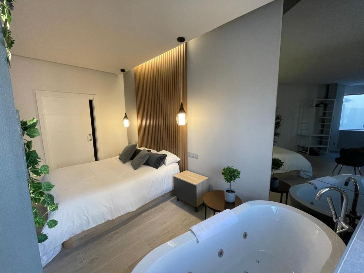 Miluisuites Loft And Spa Catedral. ซานตานเดร์ ภายนอก รูปภาพ